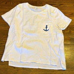 Old Navy Boyfriend T-Shirt with Embroidered Blue Anchor. Large.